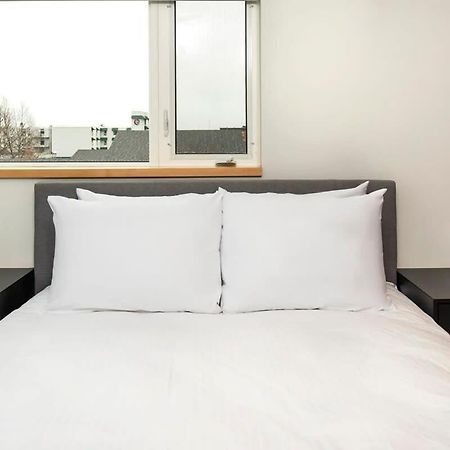 Nn - The Flame - Downtown 1-Bed 2-Bath Villa Whitehorse Exterior photo