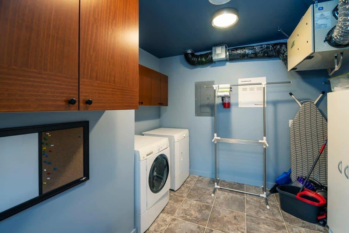 Nn - The Flame - Downtown 1-Bed 2-Bath Villa Whitehorse Exterior photo