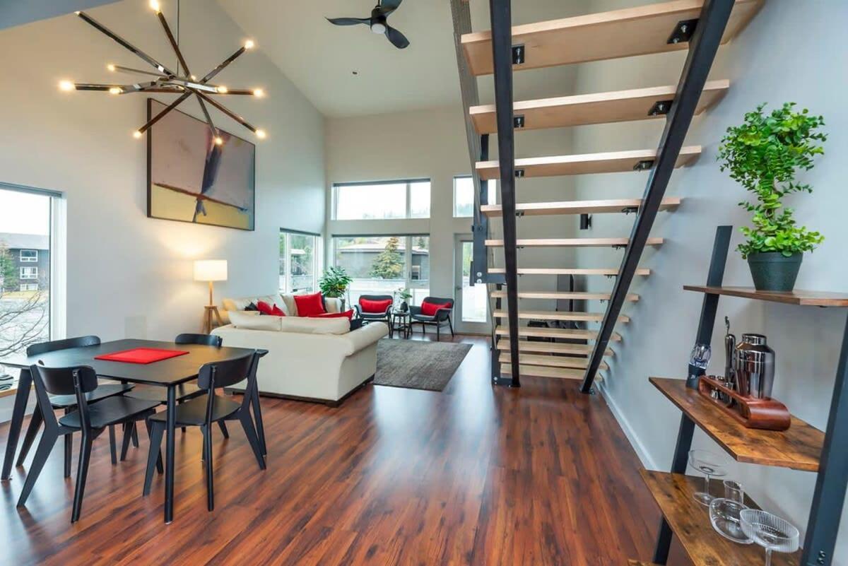 Nn - The Flame - Downtown 1-Bed 2-Bath Villa Whitehorse Exterior photo